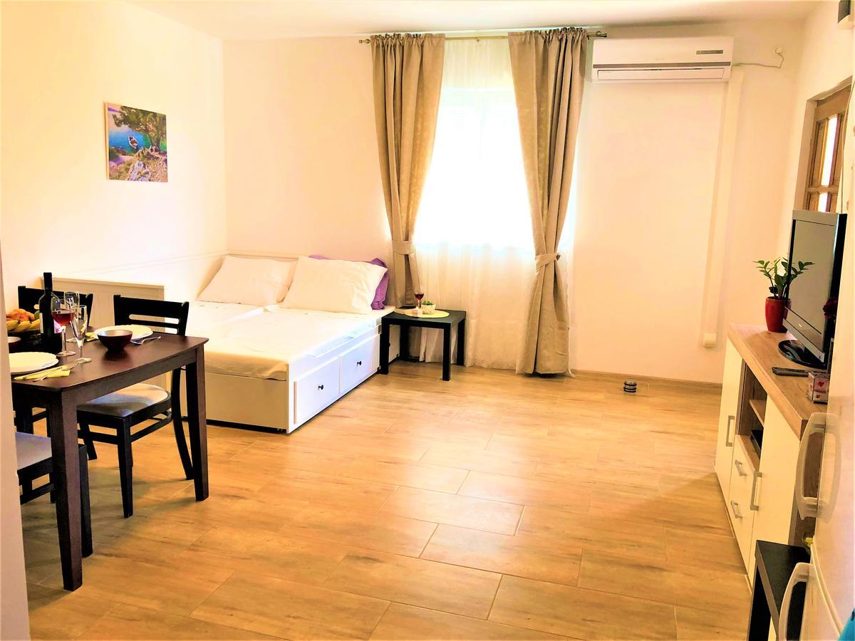 Apartments Village Lozovac Buitenkant foto
