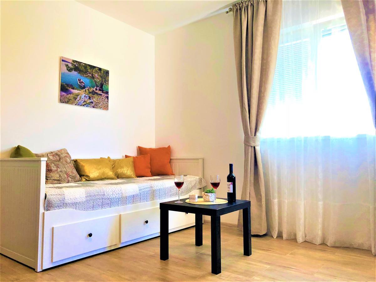 Apartments Village Lozovac Buitenkant foto